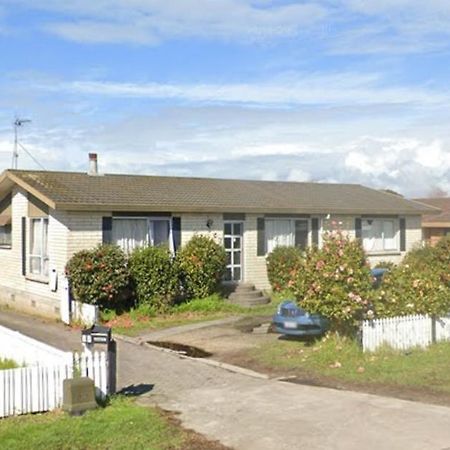 Papamoa Budget Accommodation Екстер'єр фото